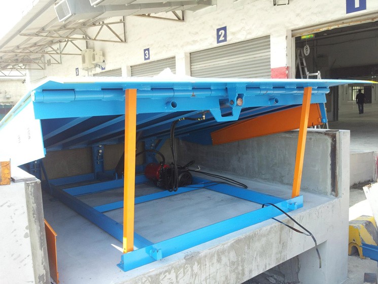 固定式登車橋 固定式登車橋